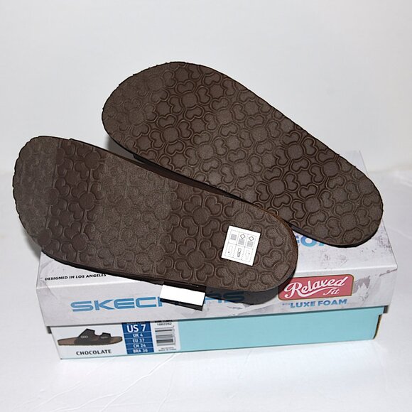 NIB Skechers Luxe Foam Relaxed Fit Sandals in Chocolate - Picture 7 of 7